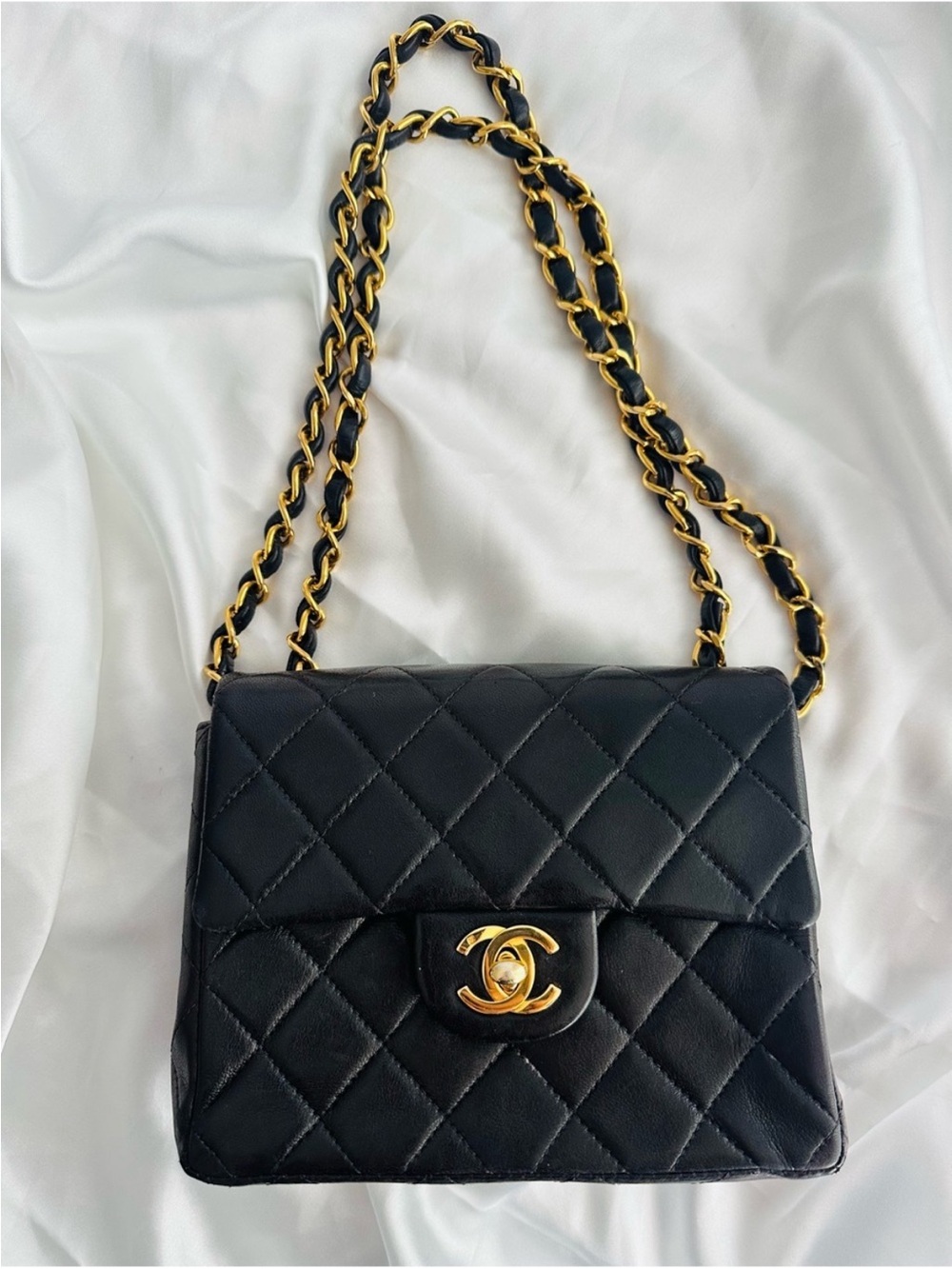 CHANEL Black Quilted Leather Crossbody Bag with Gold Hardware - Picture 13 of 14